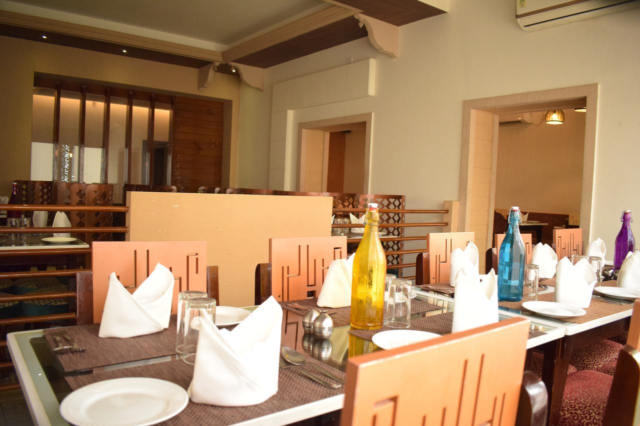 Hotel Hari Vilaas Varanasi Ngoại thất bức ảnh