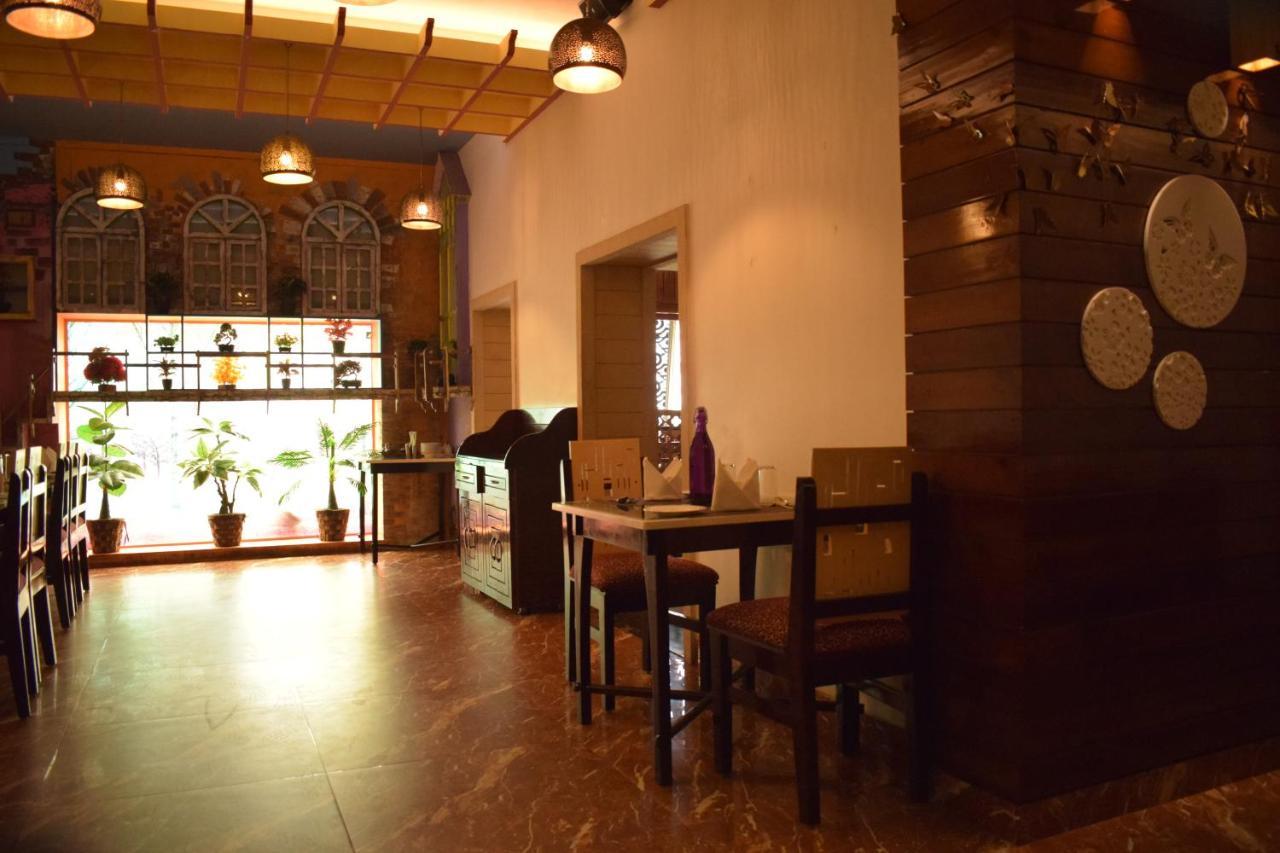 Hotel Hari Vilaas Varanasi Ngoại thất bức ảnh