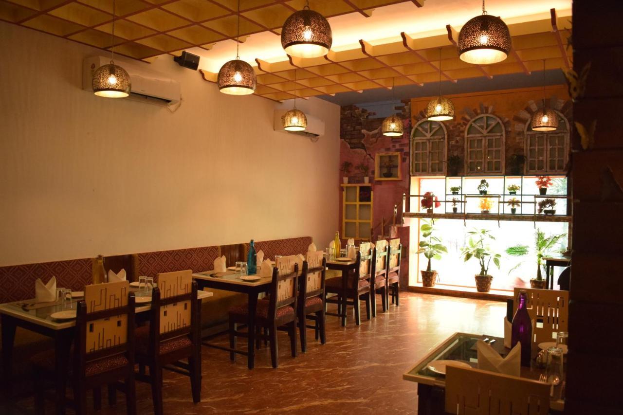 Hotel Hari Vilaas Varanasi Ngoại thất bức ảnh